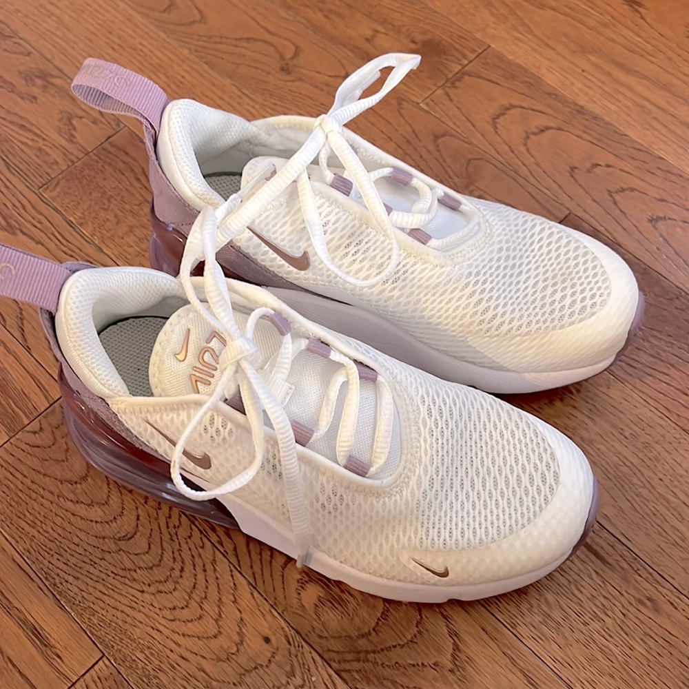 Girls Nike 270